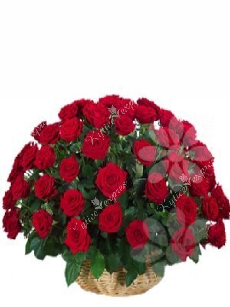 Flower basket made of roses and with greenery