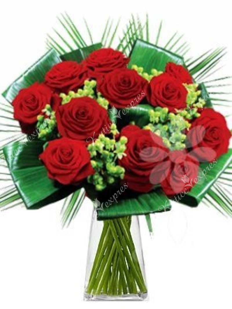 Bouquet of roses with green Rosi